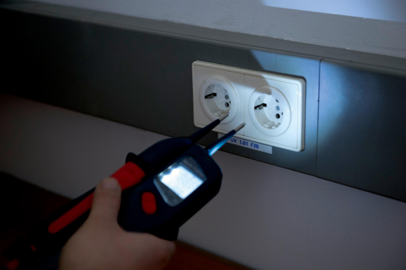 Zweipoliger Spannungsprüfer Pro II LCD PRUEF-(MULTI-TEST-PROII)-LCD-1000V-IP65