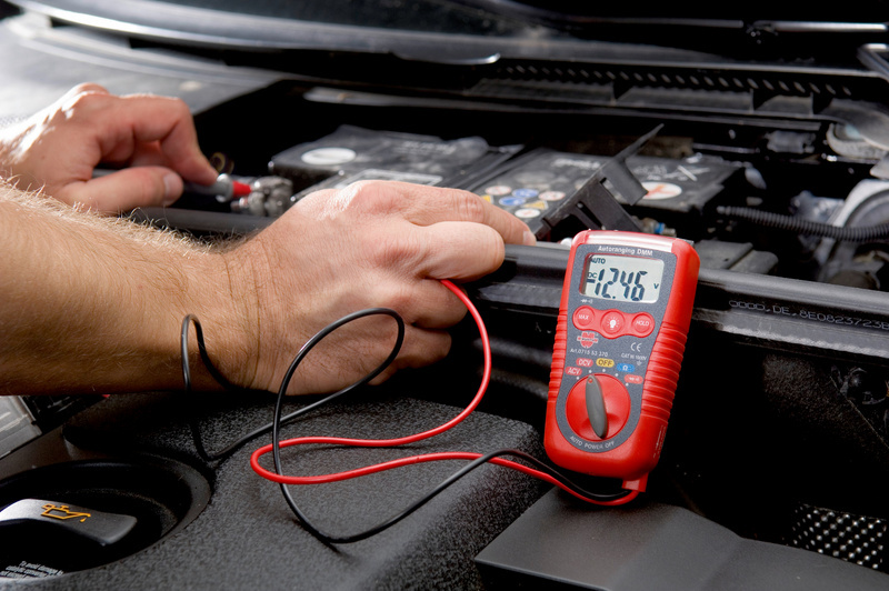 Mini Digital-Multimeter MULTIM-DGT-KLEIN-(SPANNPRFG-BERUEHRLOS)