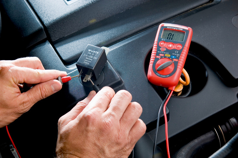 Mini Digital-Multimeter MULTIM-DGT-KLEIN-(SPANNPRFG-BERUEHRLOS)