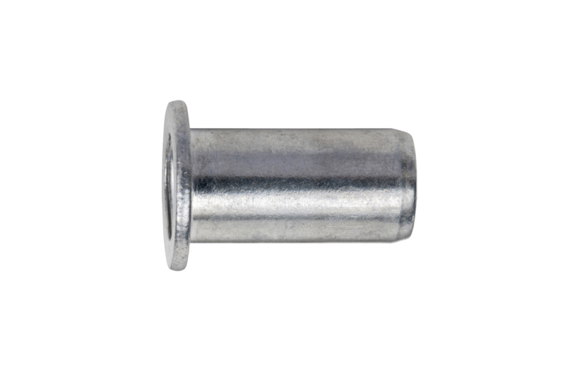 Einnietmutter-Mehrbereich mit Flachkopf M8